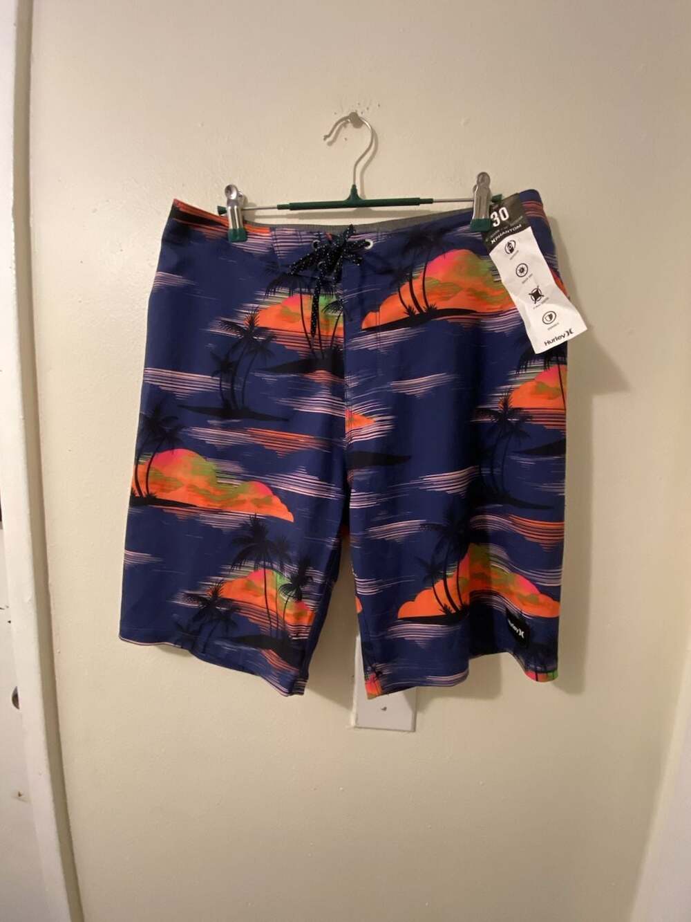 Hurley Phantom Eco Weekender Boardshorts Size 30 Blue Tropical Print NWT